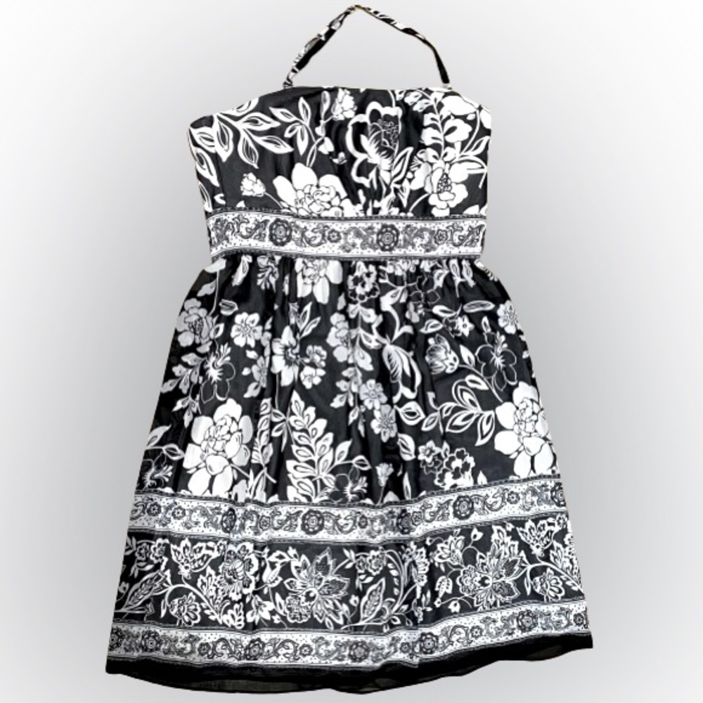 White House Black Market Black and White Floral Dress 8